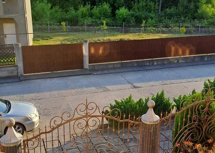 будинок 